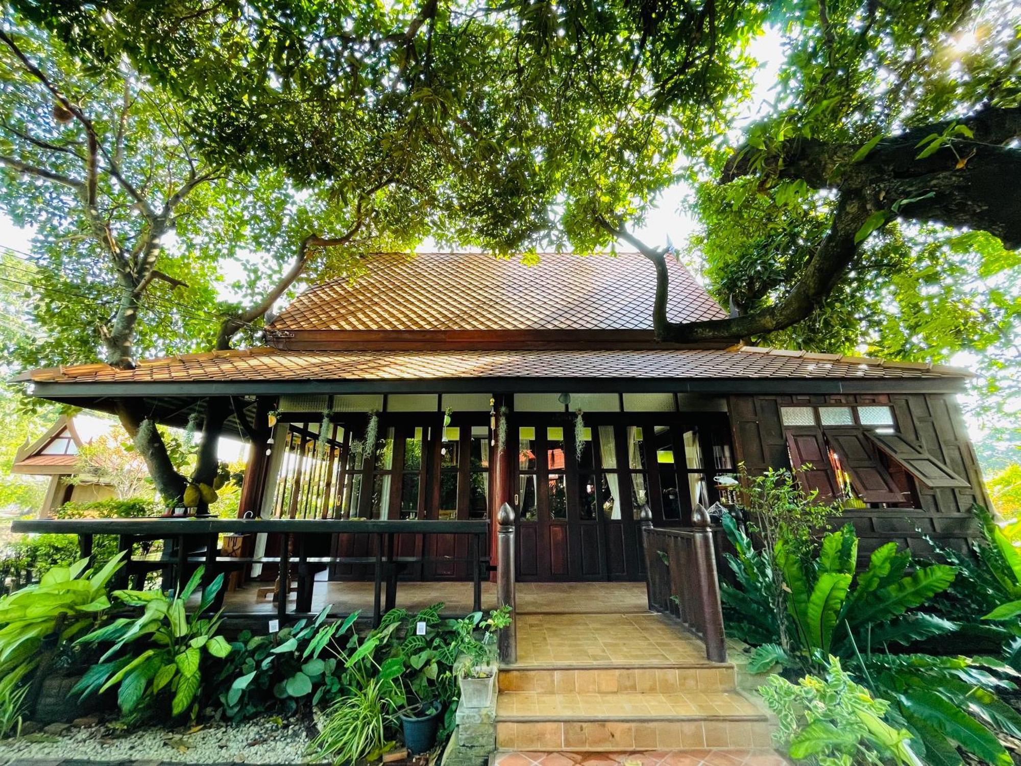 Baan Lhang Wangh บ้านหลังวัง Phitszanulok Kültér fotó
