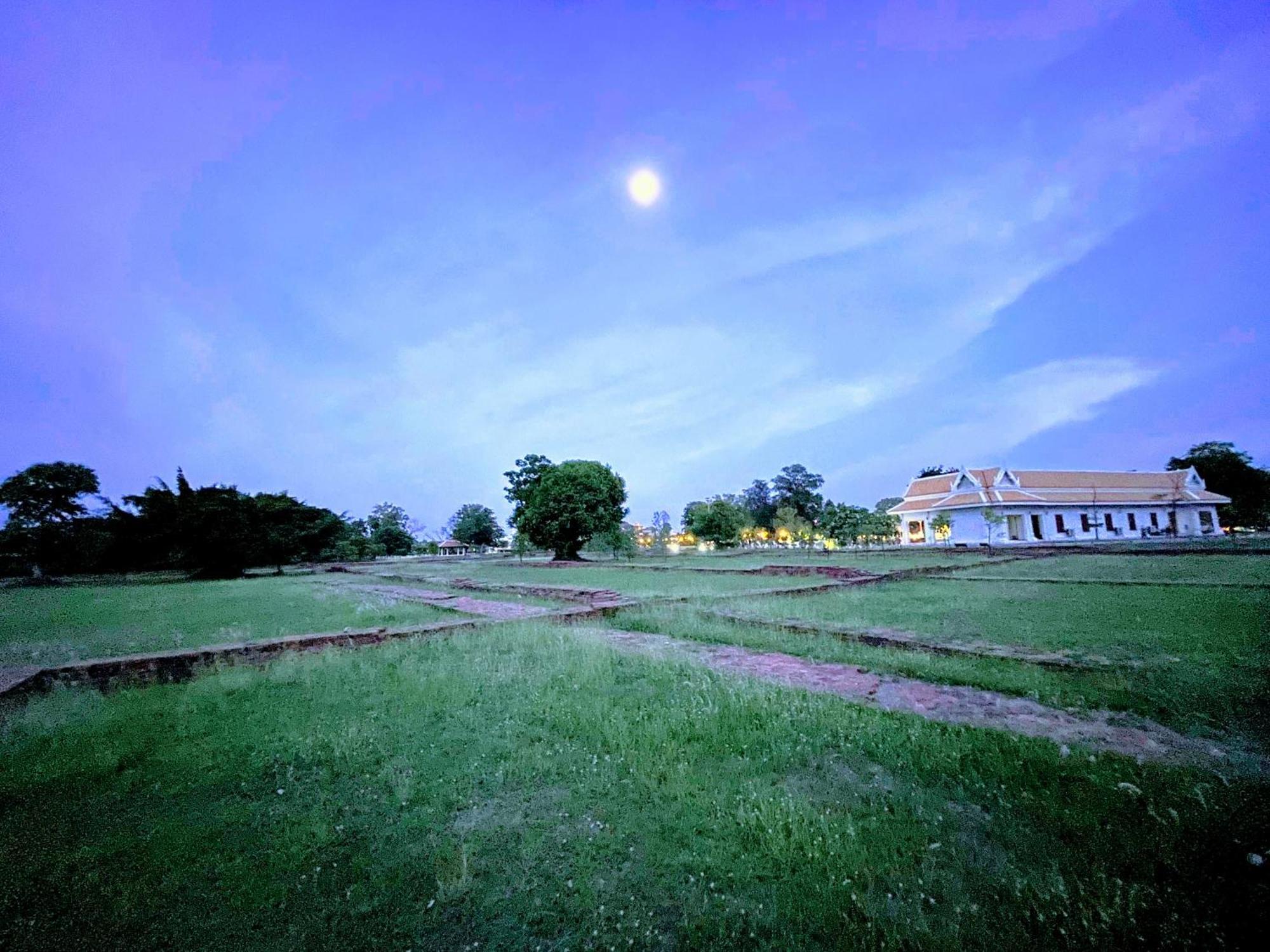 Baan Lhang Wangh บ้านหลังวัง Phitszanulok Kültér fotó